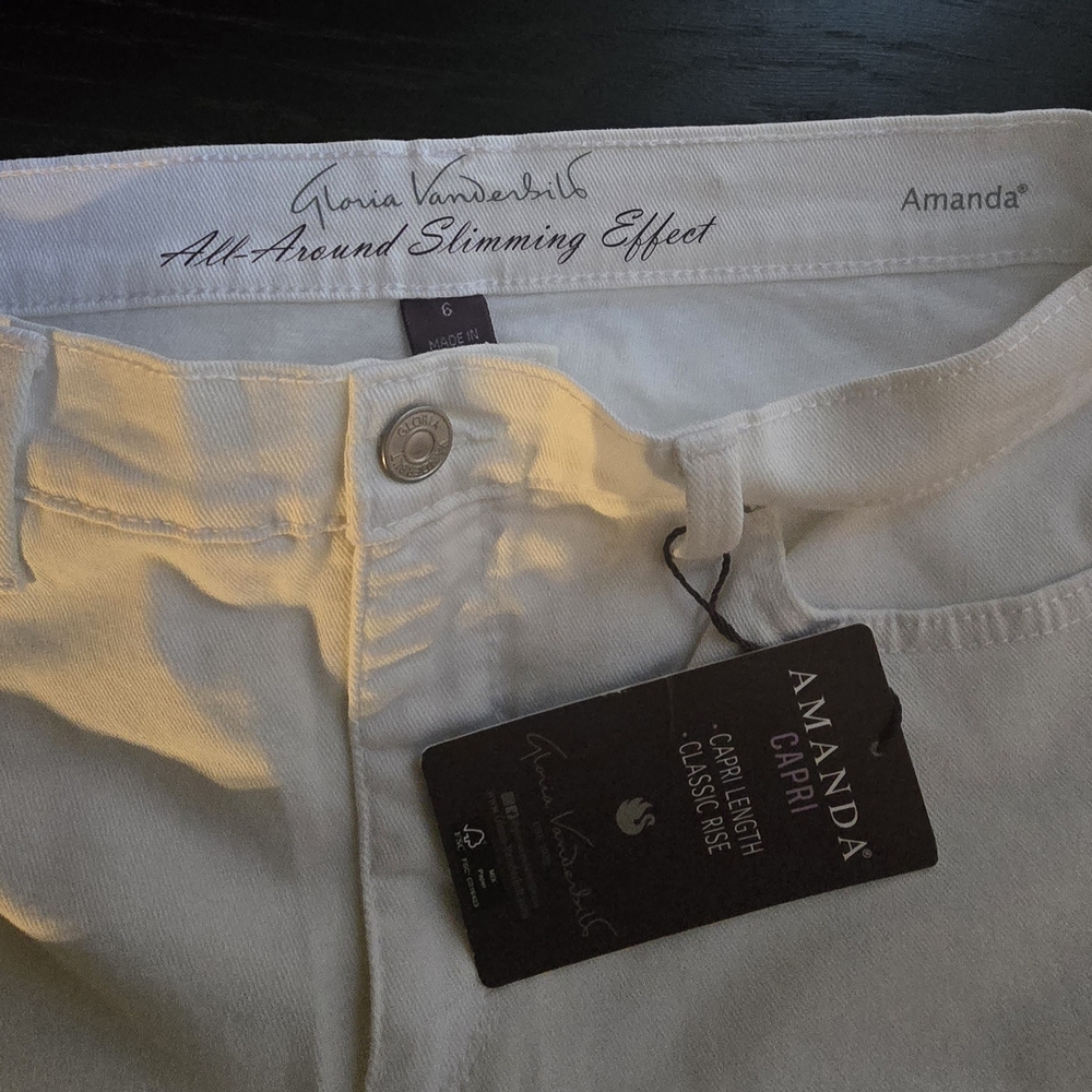Gloria Vanderbilt Women's White Capri Jeans
